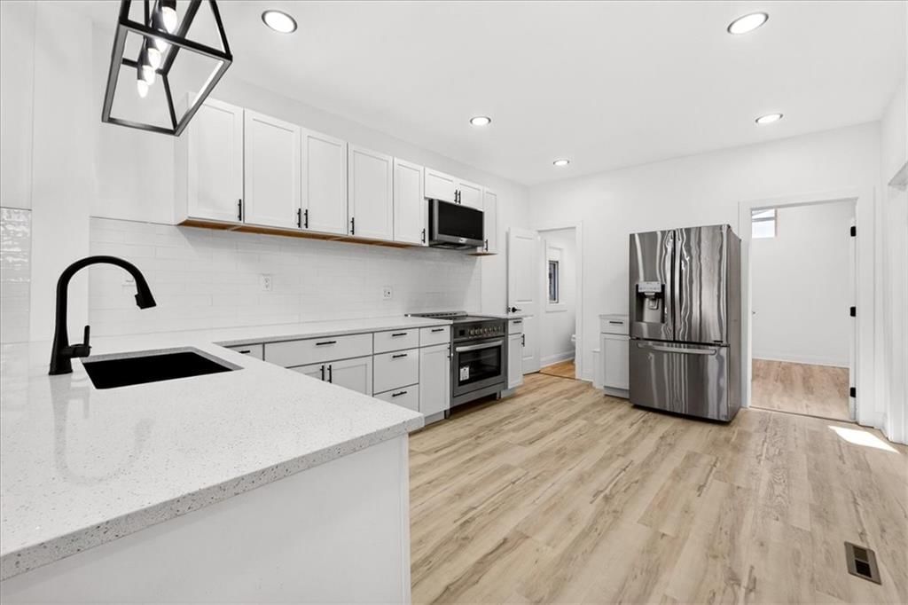 2709 E 25th Street — photo 10