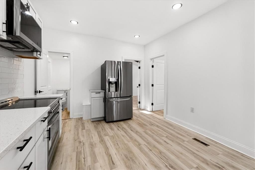 2709 E 25th Street — photo 11