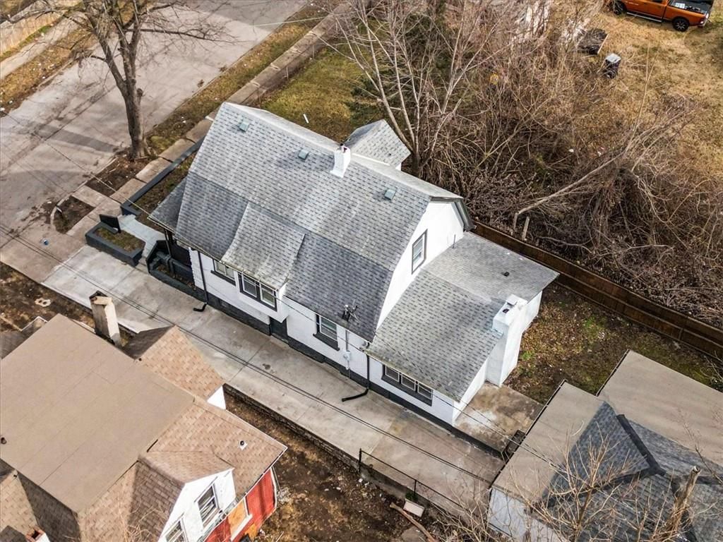 2709 E 25th Street — photo 35