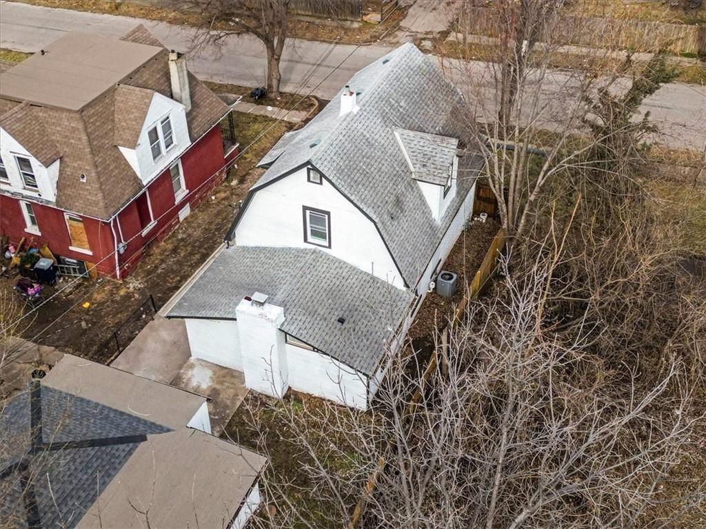 2709 E 25th Street — photo 39