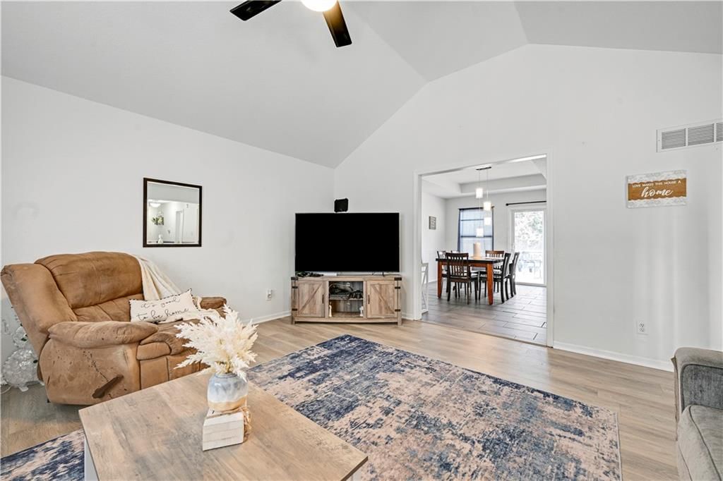546 Hithergreen Drive — photo 4