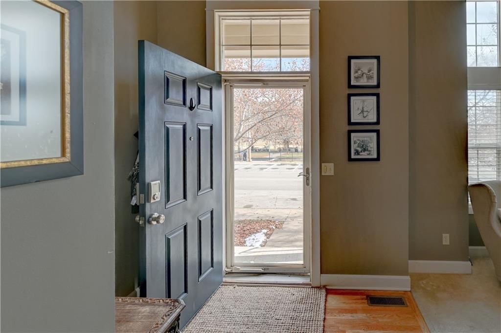 3002 Howell Street — photo 4