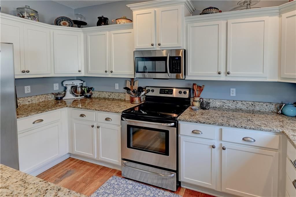 3002 Howell Street — photo 16