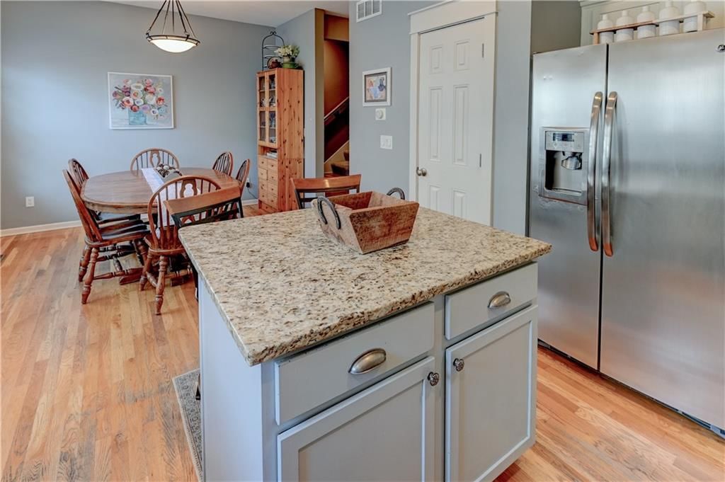 3002 Howell Street — photo 17