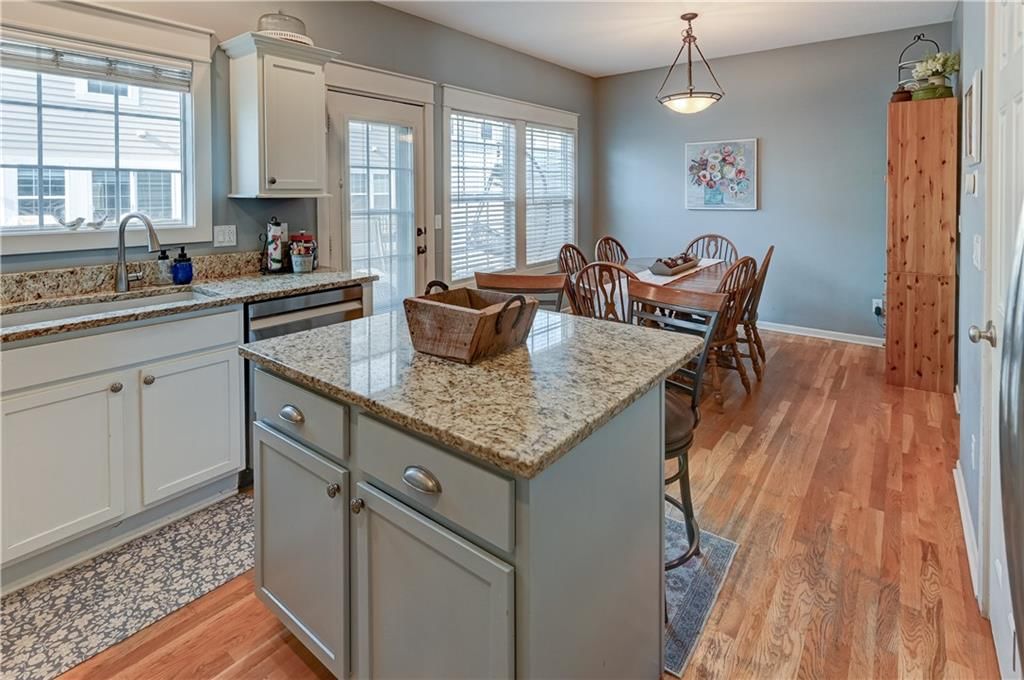 3002 Howell Street — photo 18