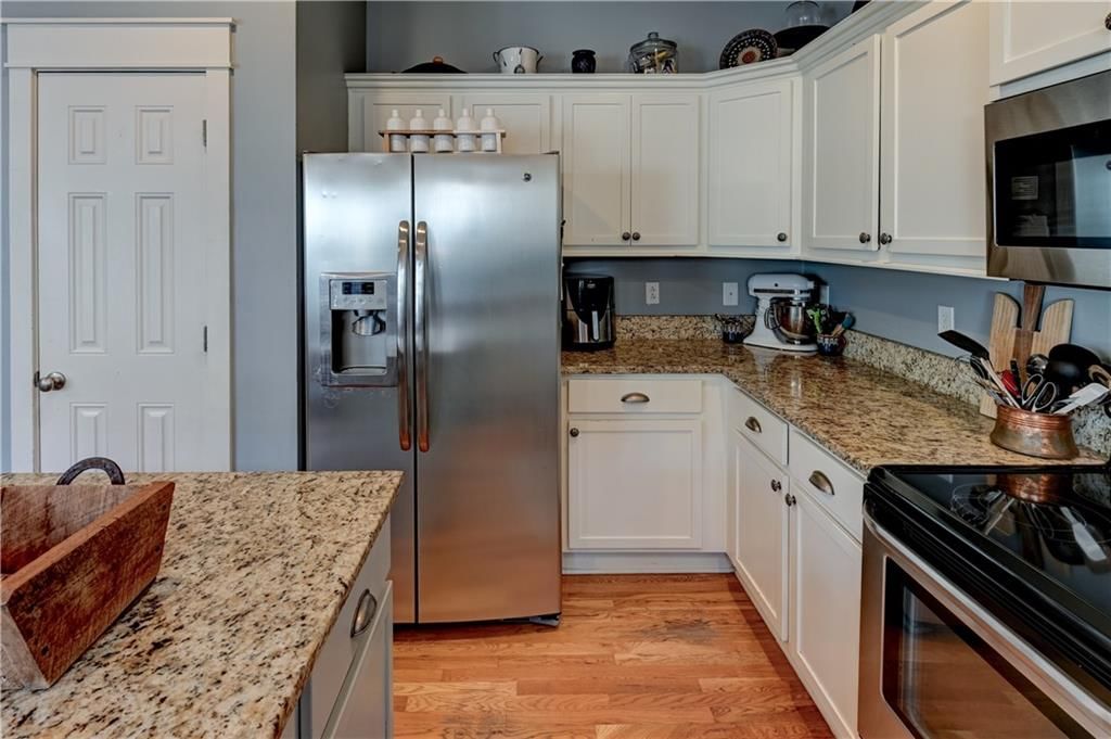 3002 Howell Street — photo 23