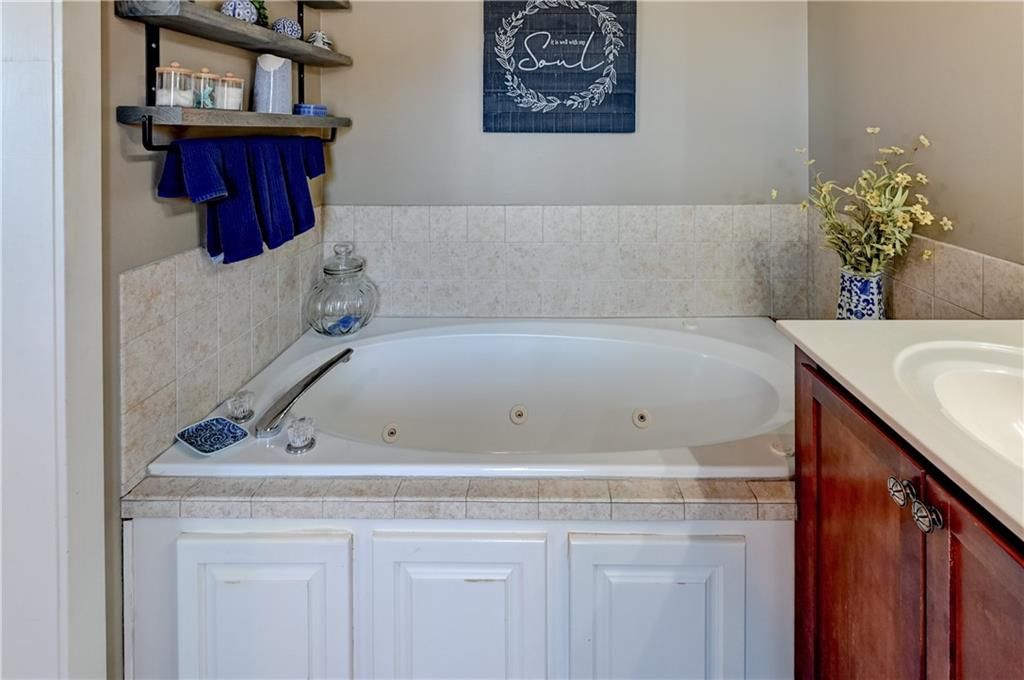 3002 Howell Street — photo 30
