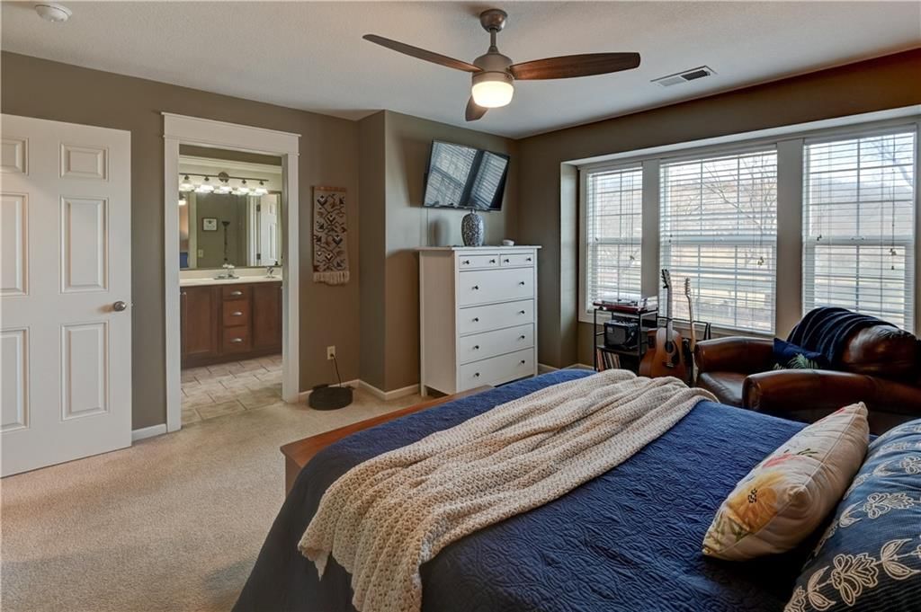 3002 Howell Street — photo 32