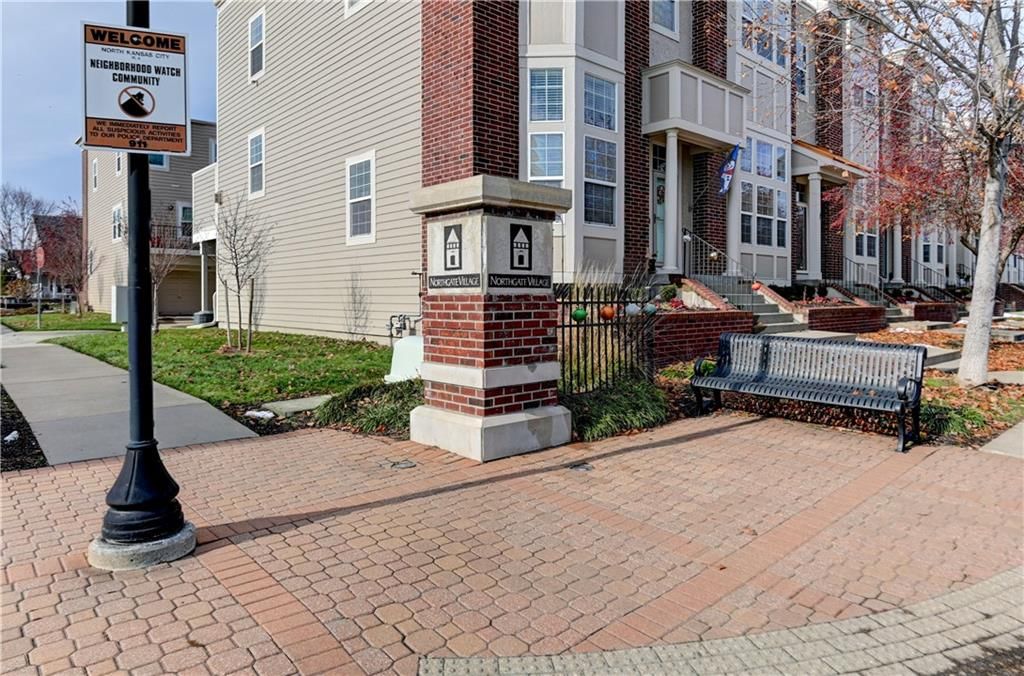 3002 Howell Street — photo 46