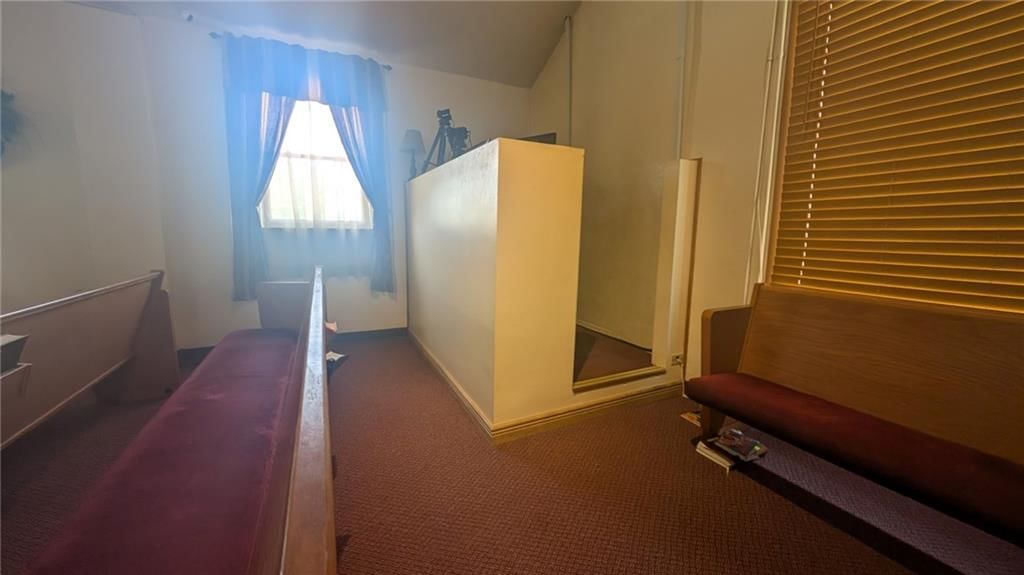 600 S Grand Avenue — photo 9