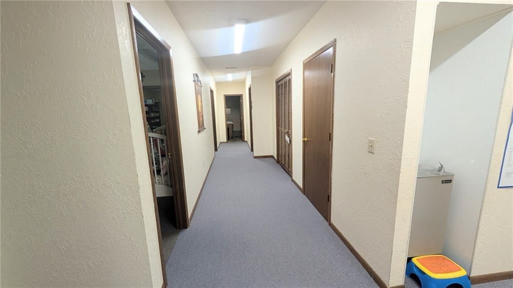 600 S Grand Avenue — photo 25