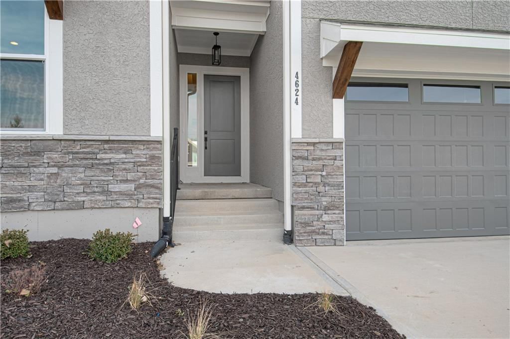4624 SW Robinson Drive — photo 2