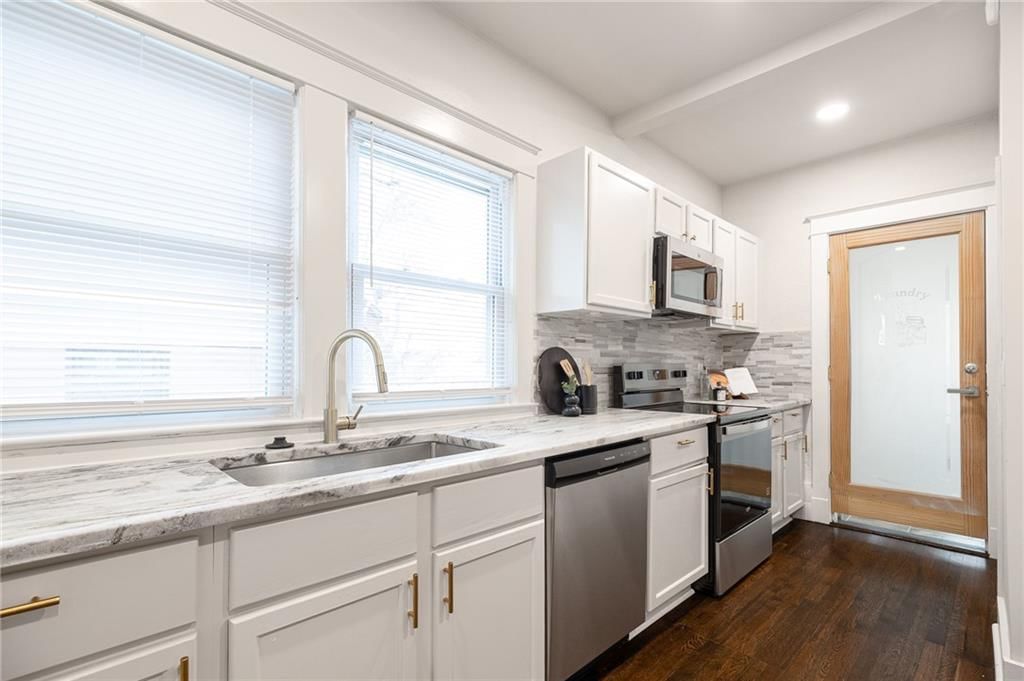 1319 E 28th Street — photo 17