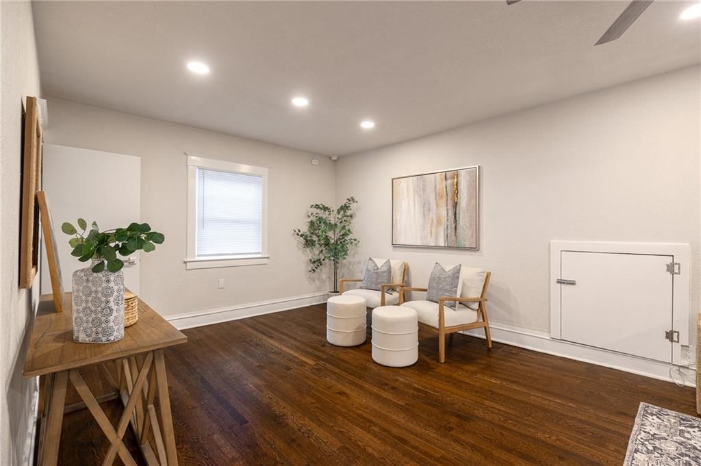 1319 E 28th Street — photo 27