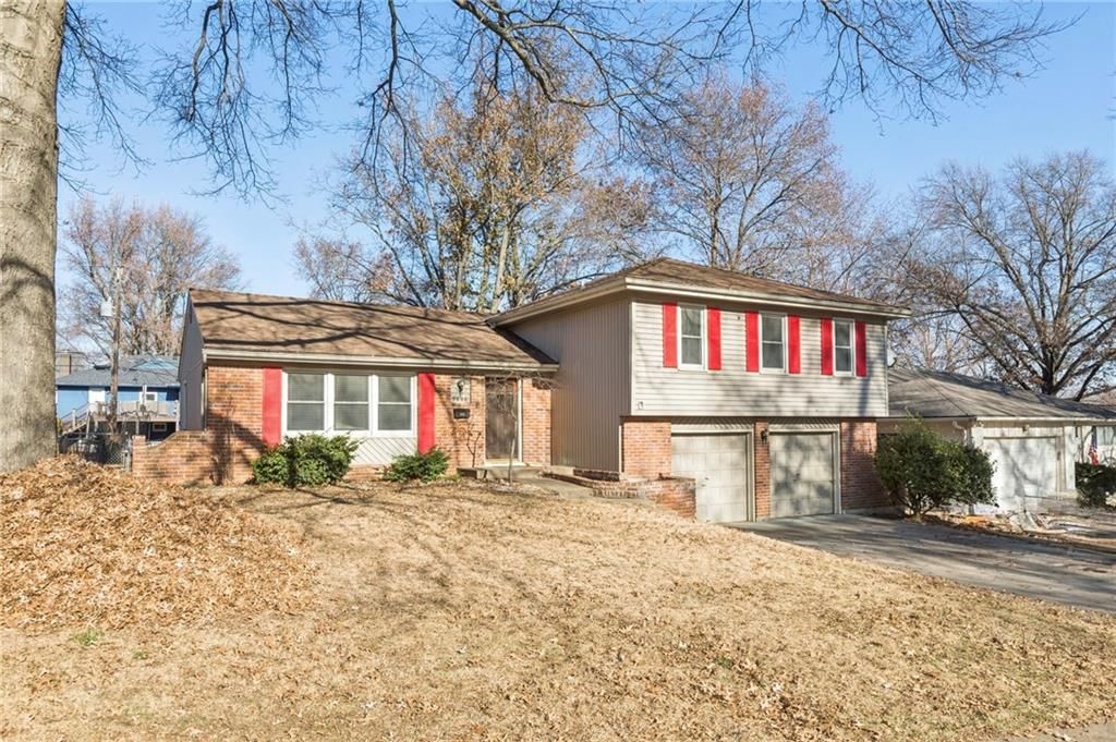 9608 W 93rd Street, Overland Park, KS