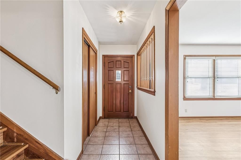 9608 W 93rd Street — photo 2