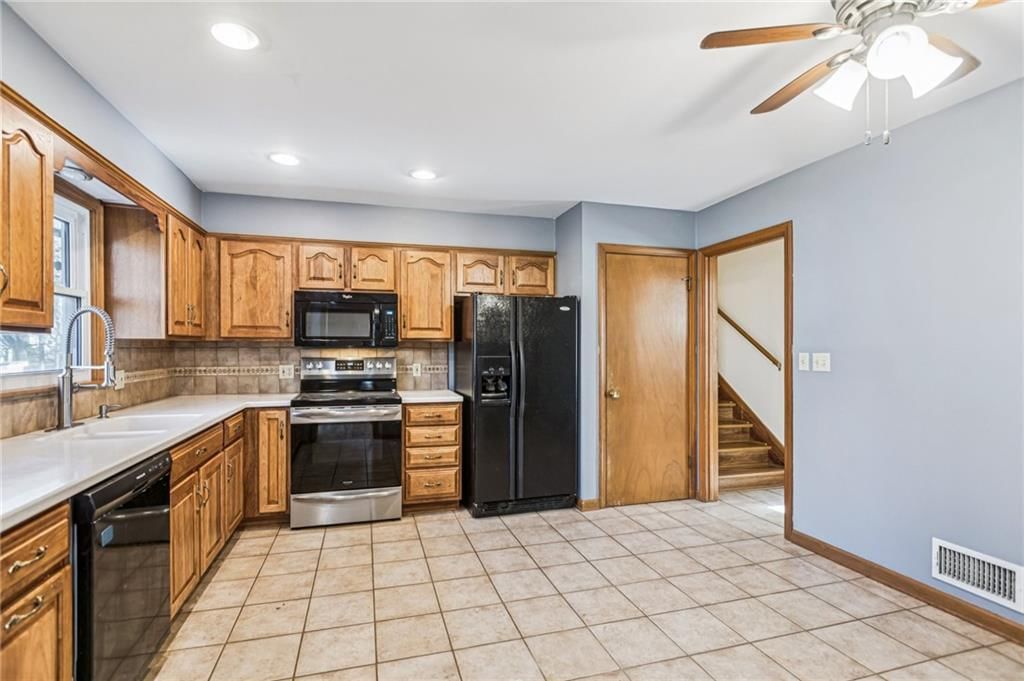 9608 W 93rd Street — photo 5