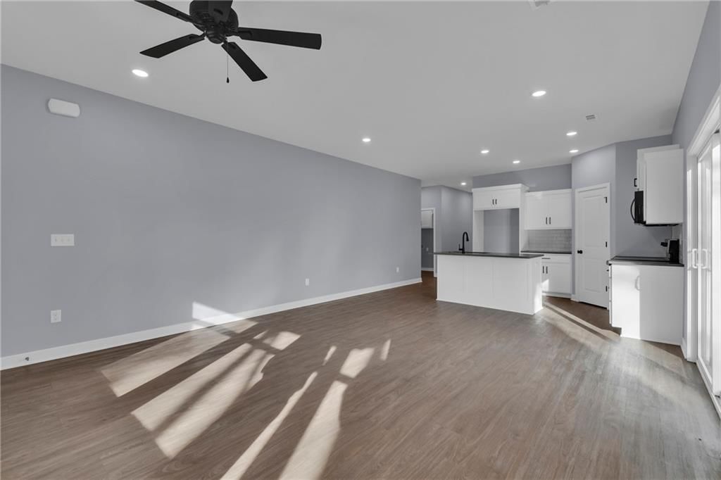324 E 2nd Street — photo 5