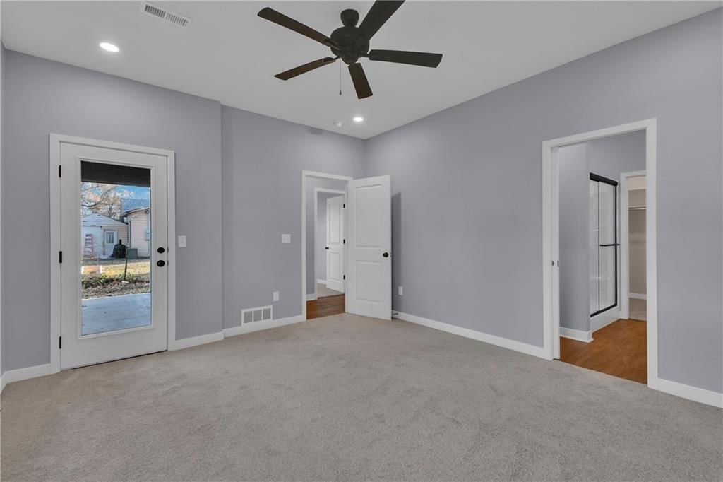 324 E 2nd Street — photo 12