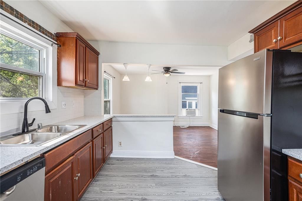 3916 Warwick Boulevard — photo 14