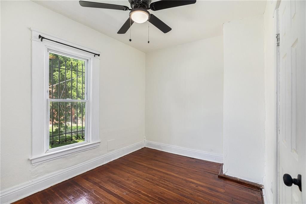 3916 Warwick Boulevard — photo 23