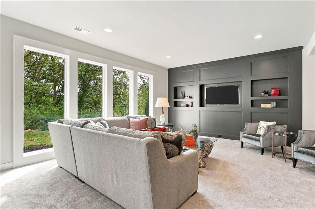 5831 Lentz Drive — photo 44