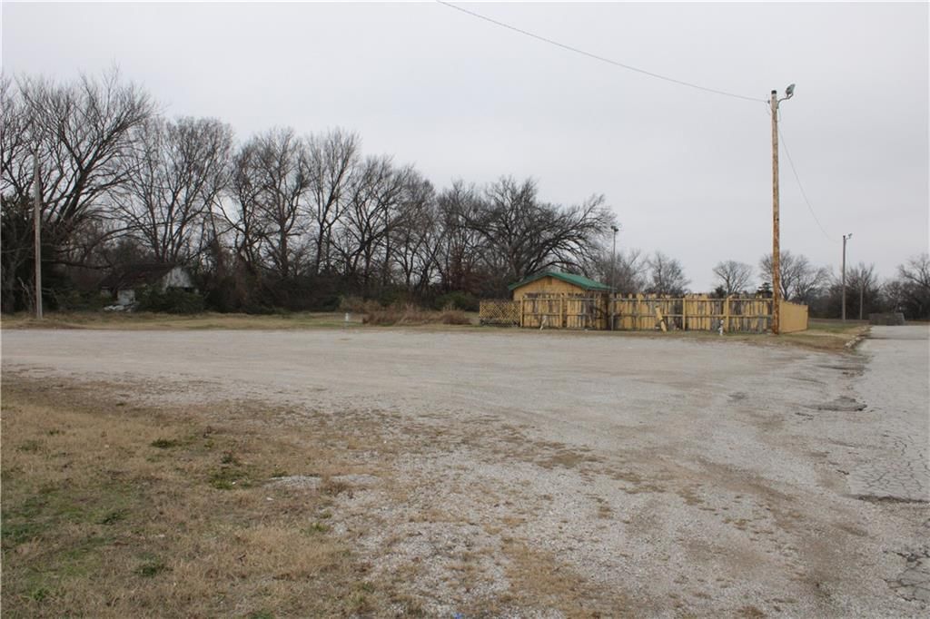 3222 W Main Street — photo 3