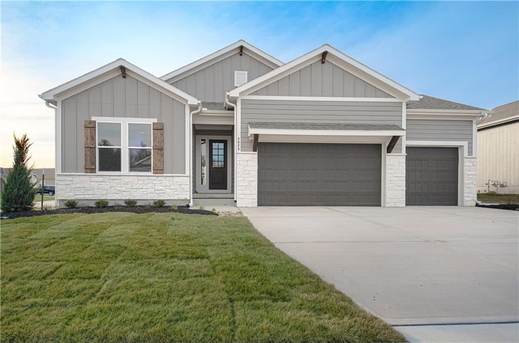 4628 SW Robinson Drive — photo 1