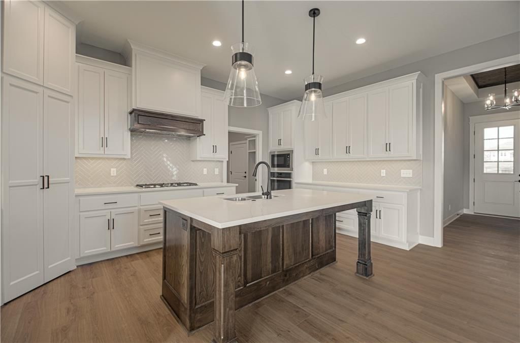 4628 SW Robinson Drive — photo 8