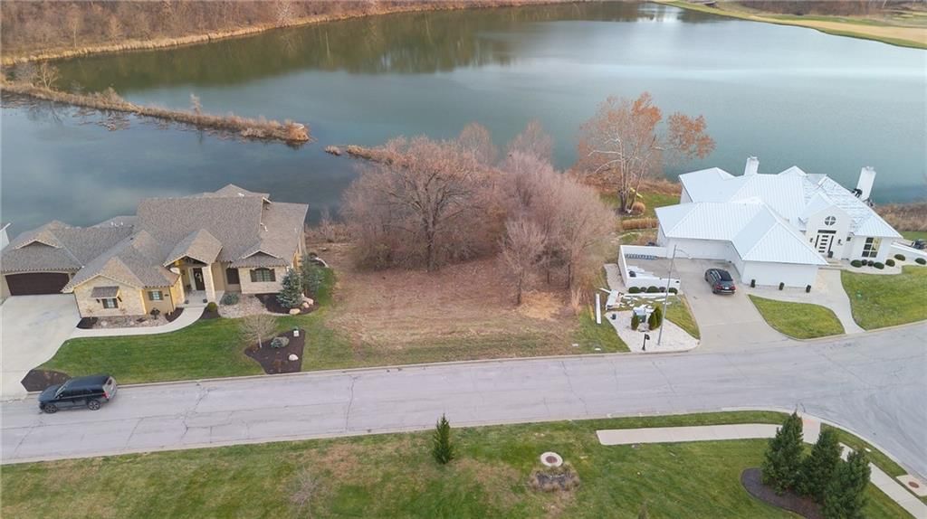 7017 Waters Edge Drive — photo 3