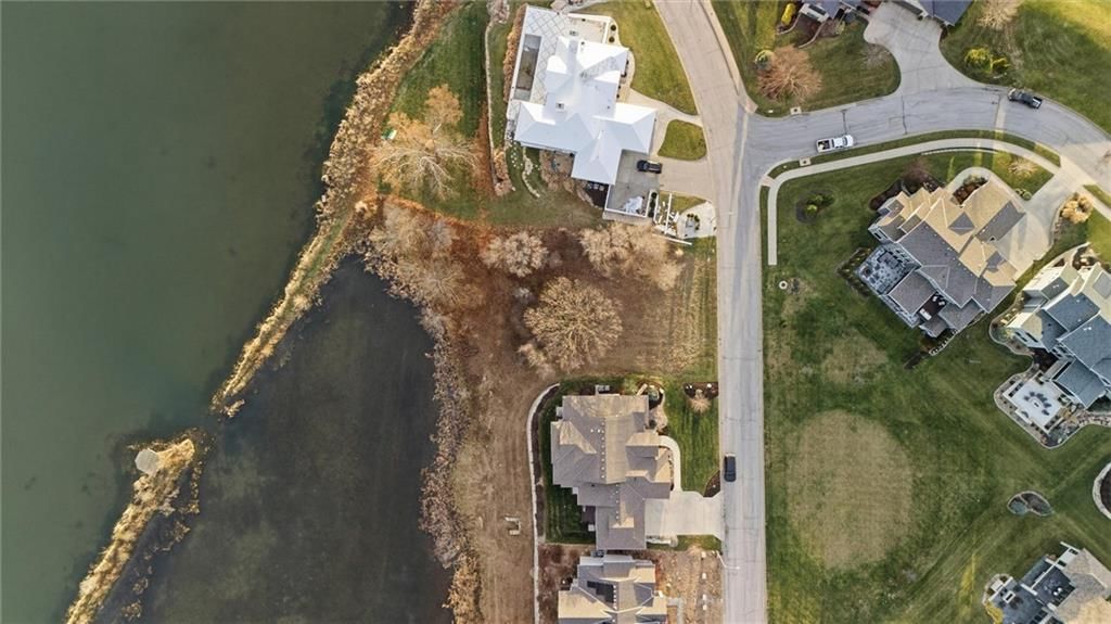 7017 Waters Edge Drive — photo 4