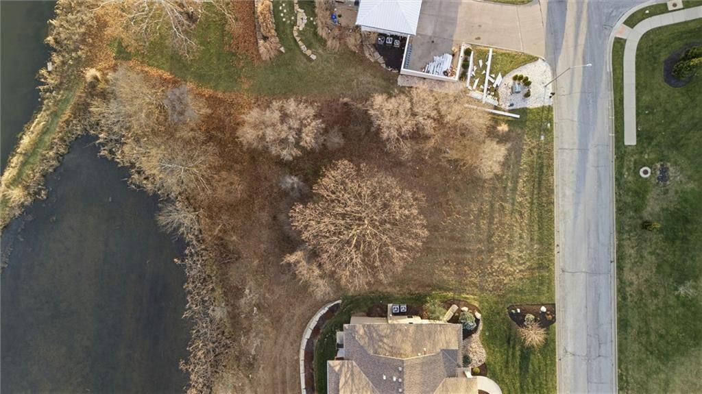 7017 Waters Edge Drive — photo 7