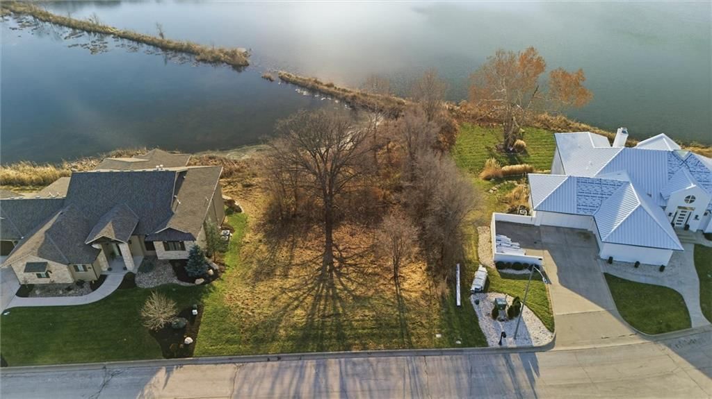 7017 Waters Edge Drive — photo 9