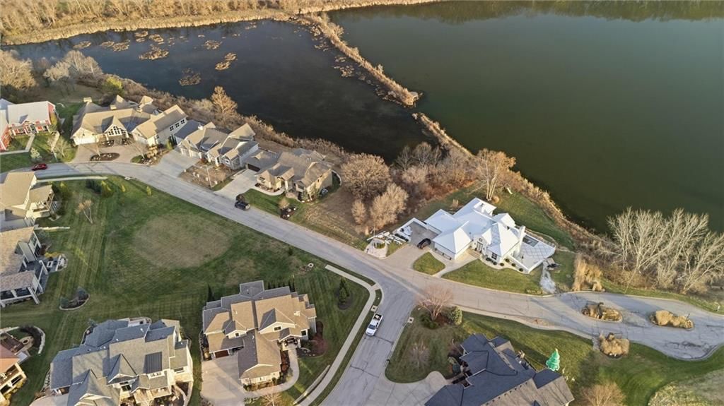 7017 Waters Edge Drive — photo 14