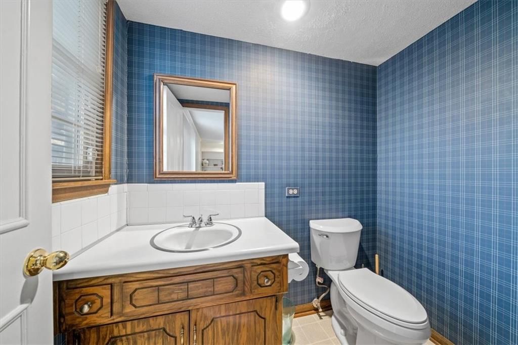 816 E Northview Street — photo 20
