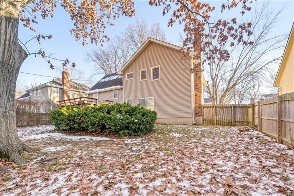 816 E Northview Street — photo 23