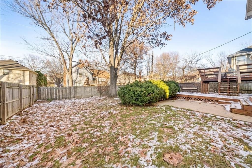 816 E Northview Street — photo 24