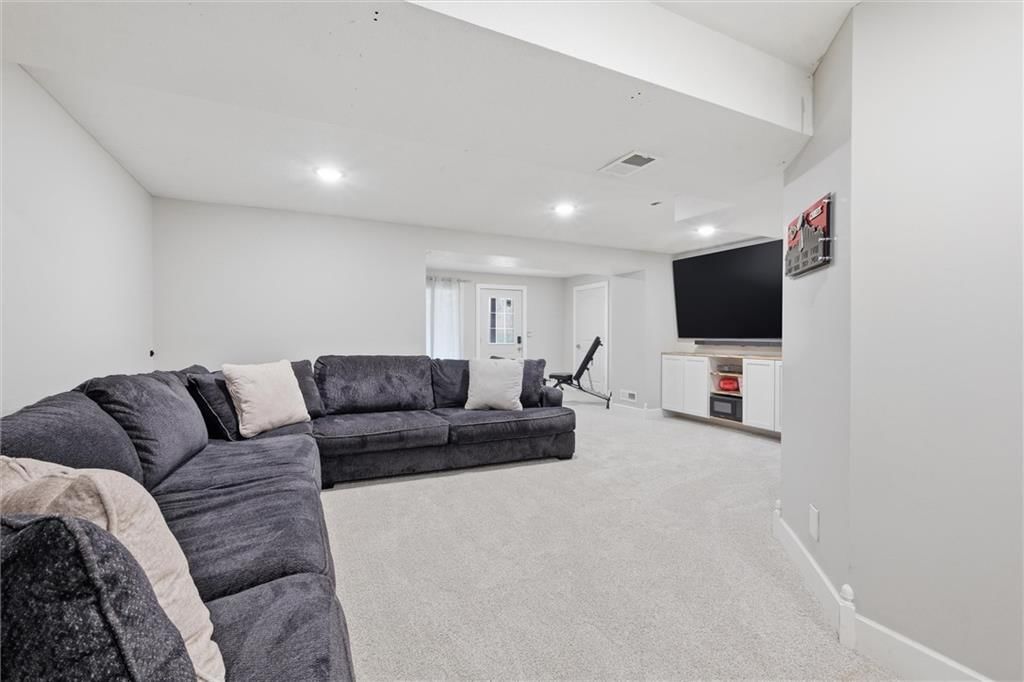 1609 Buckingham Drive — photo 33