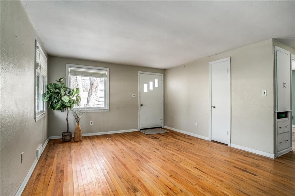 215 W North Avenue — photo 11