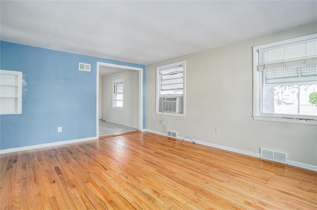 215 W North Avenue — photo 13