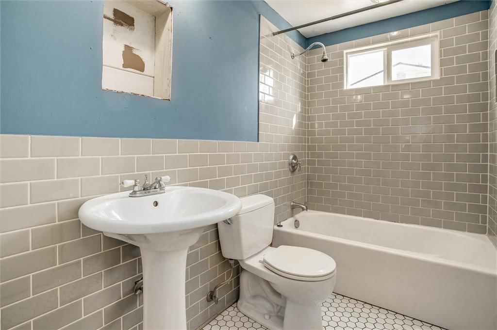 215 W North Avenue — photo 15