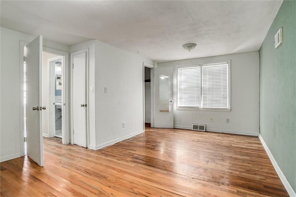 215 W North Avenue — photo 19