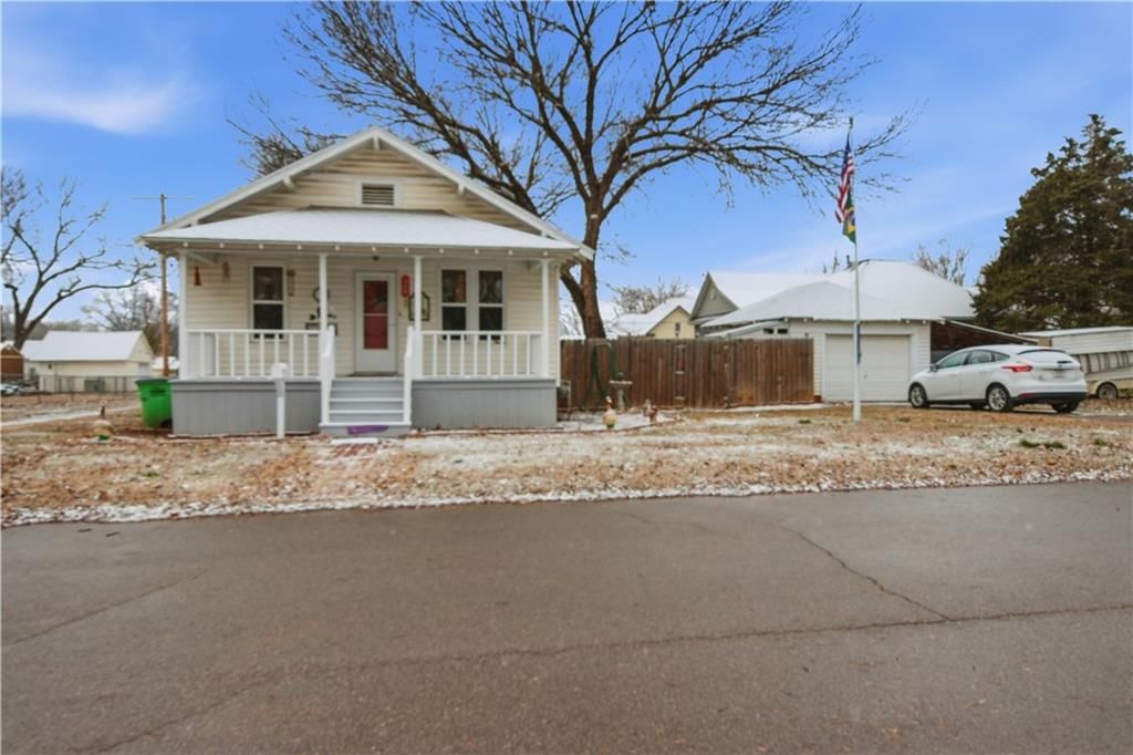 309 S Montgomery Street, Cherryvale, KS