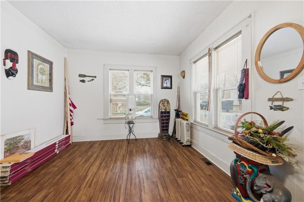 309 S Montgomery Street — photo 17