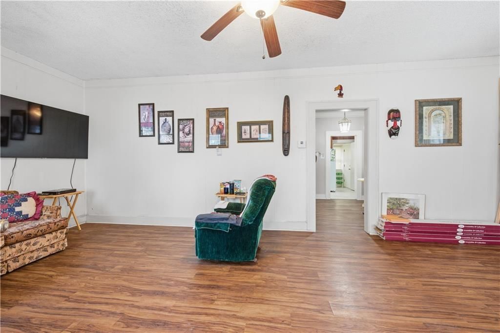 309 S Montgomery Street — photo 19