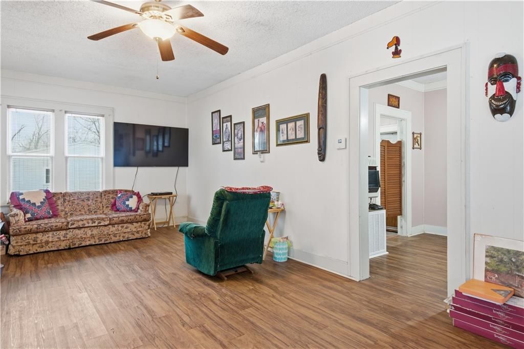 309 S Montgomery Street — photo 21