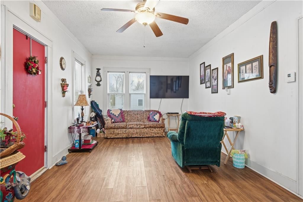 309 S Montgomery Street — photo 23