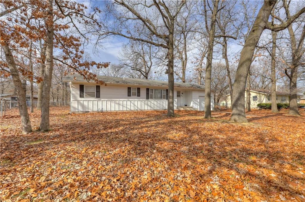 506 Lone Elm Drive — photo 2