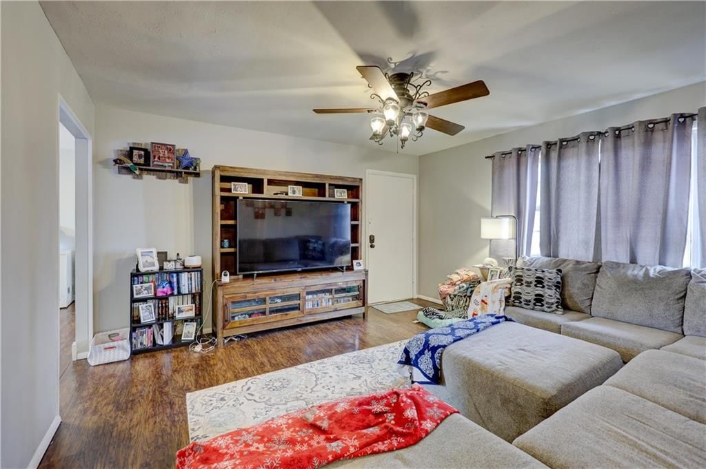 506 Lone Elm Drive — photo 3