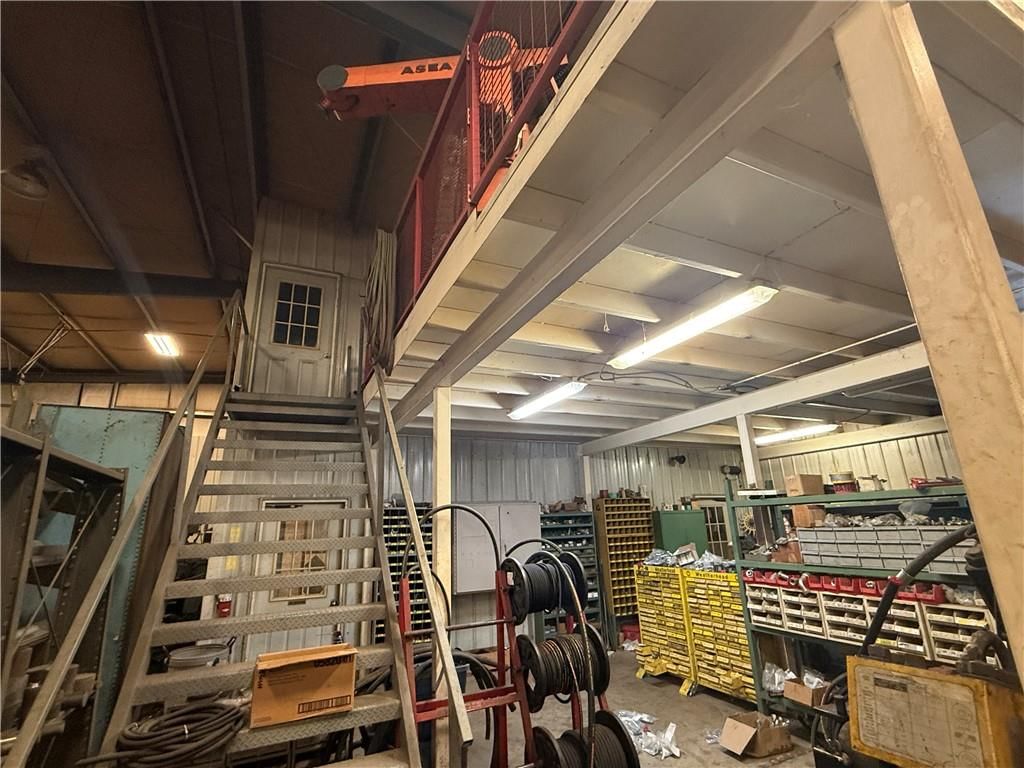 1605 W Maple Street — photo 26